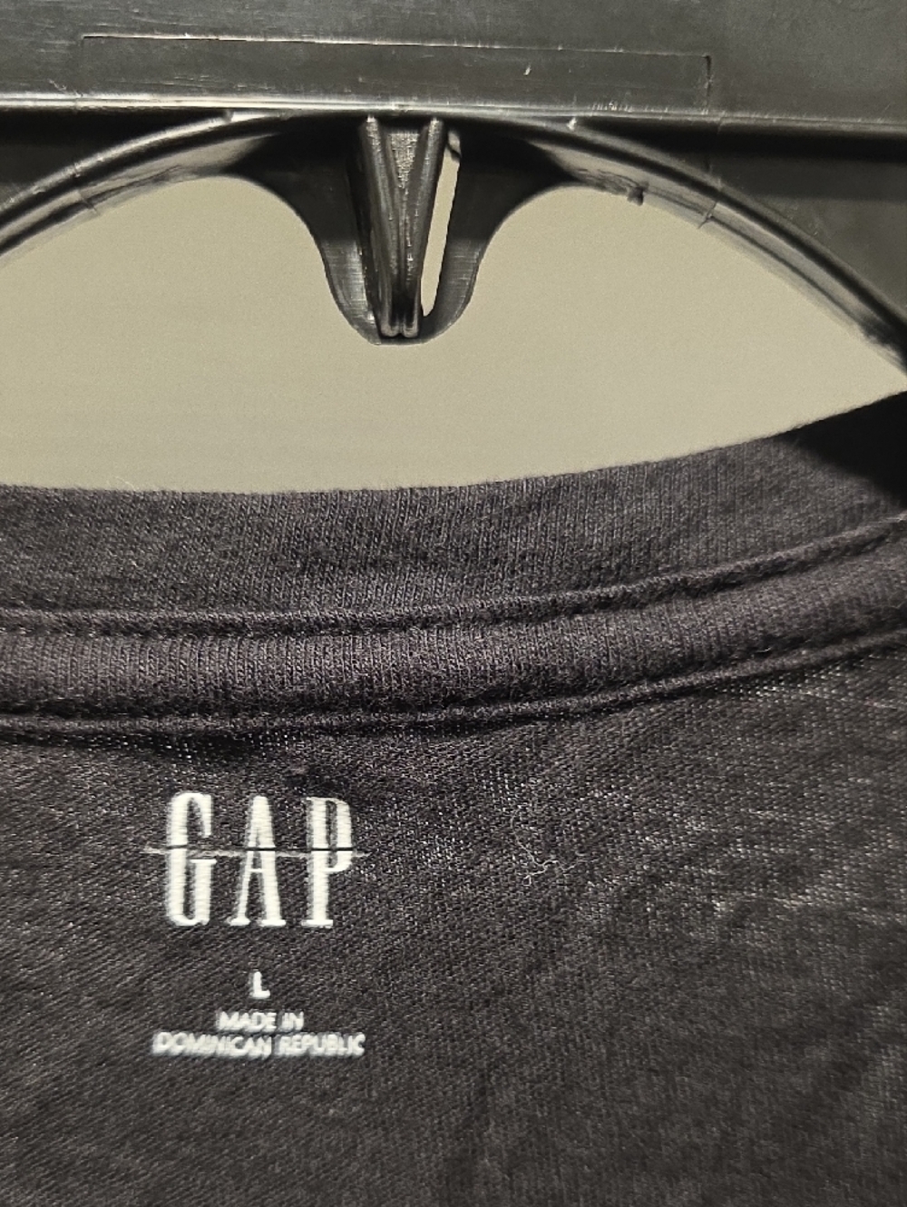GAP Black Short-Sleeve Tee with Tonal Logo - Picture 2 of 4
